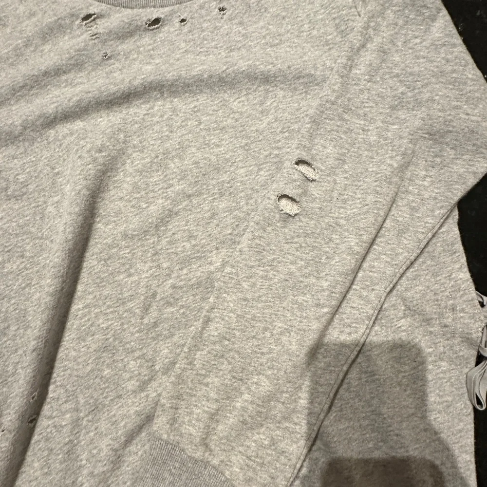 Honey Punch Gray Distressed Sweatshirt Size L - Picture 15 of 17